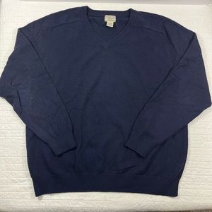 LL Bean 100% Lambswool V-neck long sleeve sweater, navy; Size XL-Reg
